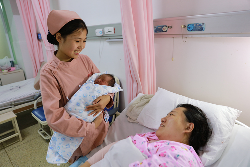 专家提醒：生育二孩更需“步步精心”