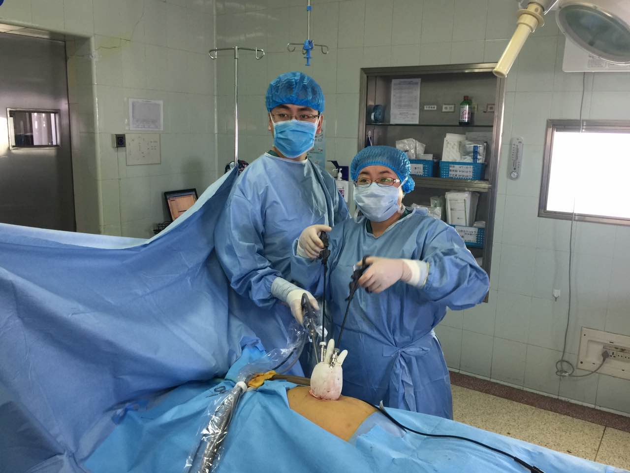 我院成功开展单孔腹腔镜阑尾切除术