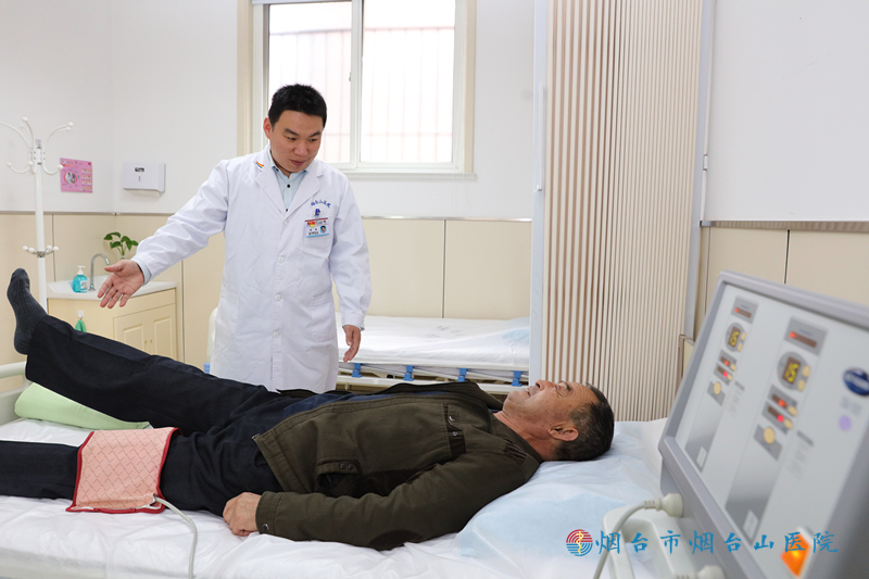八旬老人因骨质疏松胸腰椎骨折两次 专家：定期骨密度检测，早期干预治疗