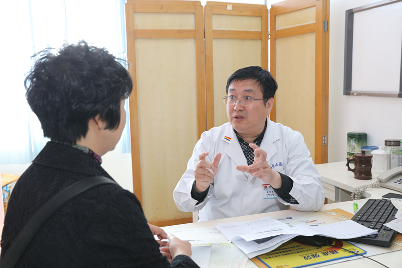 早期乳腺癌手术比例增加，乳腺癌死亡率呈下降趋势