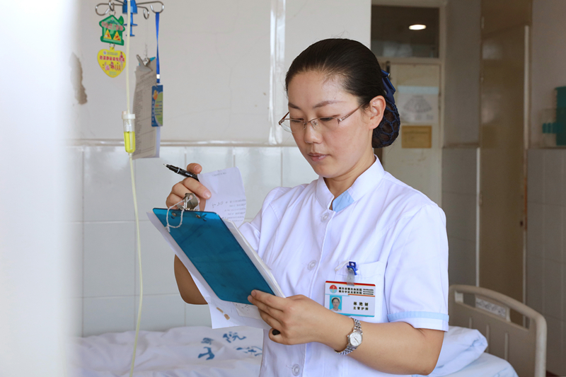 脊柱外科林艳妍：愿我们从医半生，归来仍是少年